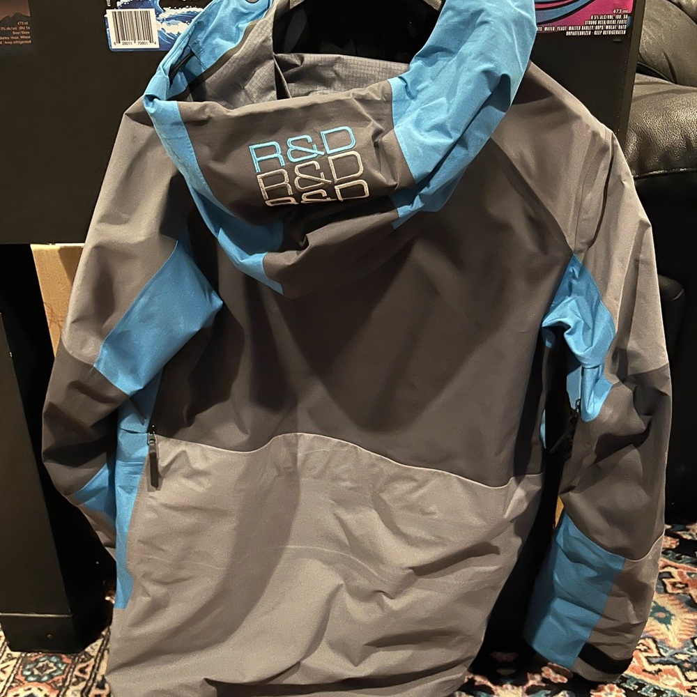 Peak Performance Ski Shell Jacket - Picture 5 of 6